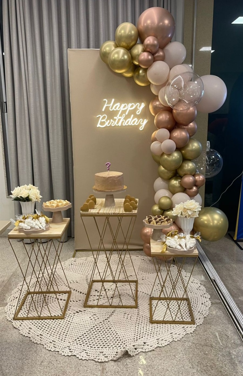 Kit P  Painel Quadrado Bege Com Balão  - labeladecor