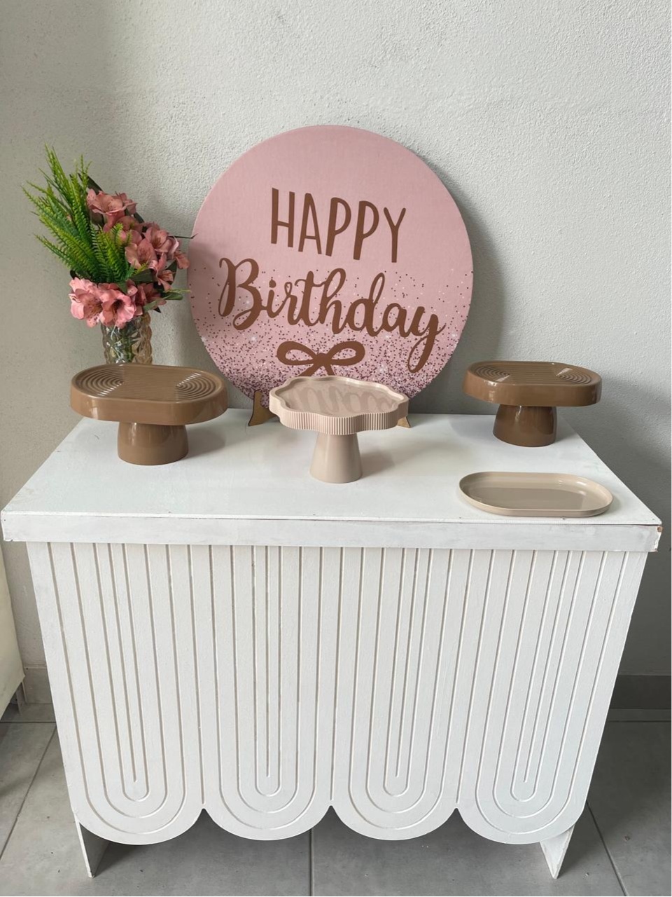 Kit Mesa Happy Birthday Marron  Com A Mesa  - labeladecor