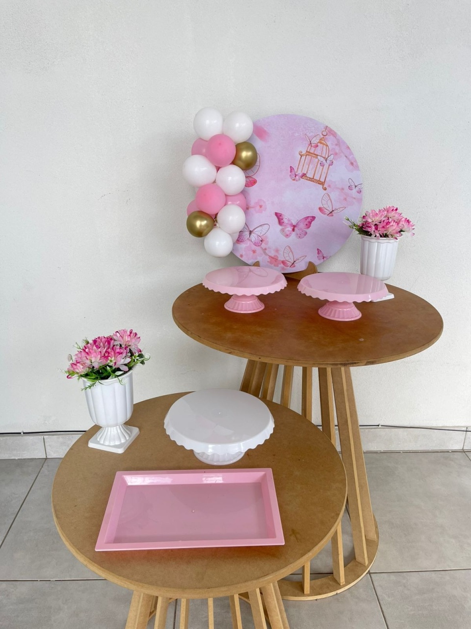 Kit Mesa Borboleta Rosa Com As Mesas  - labeladecor