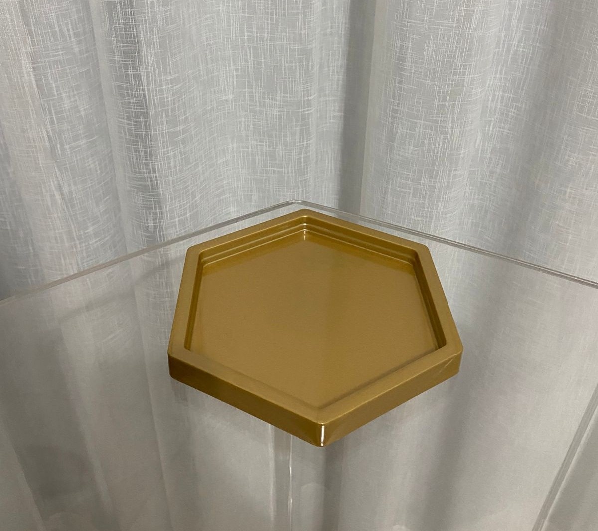 Bandeja Sextavada Dourada - Balões decor