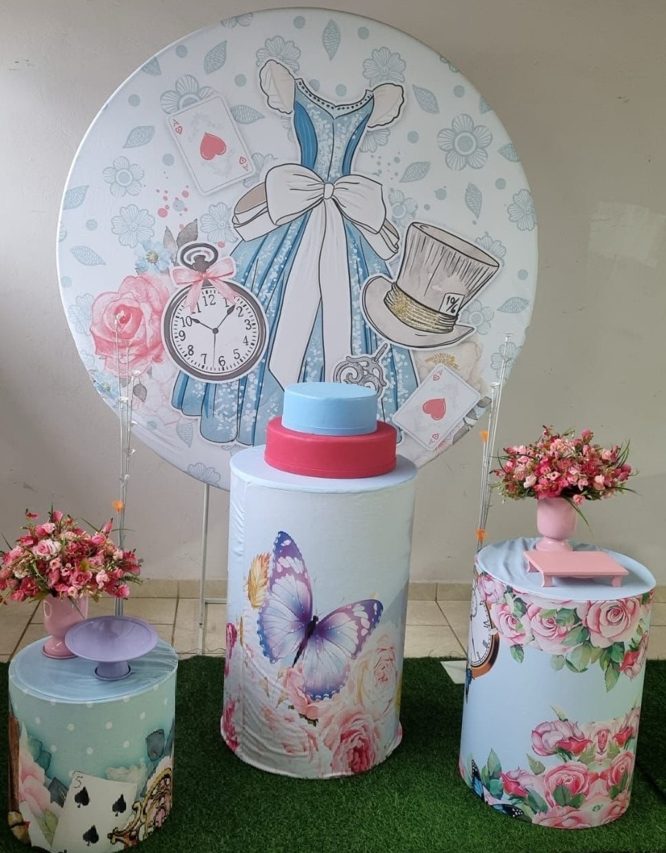 Alice No Pais das Maravilhas 1 - PEGUE E MONTE CLOTILDE ALBA
