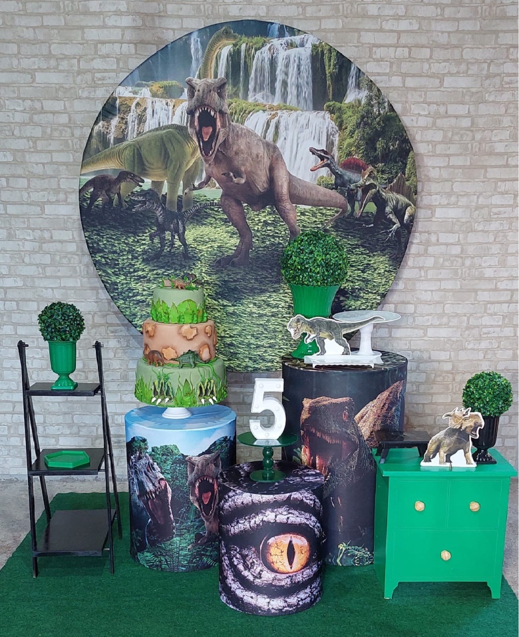 Dinossauro 🦕 M - maedecorapegueemonte