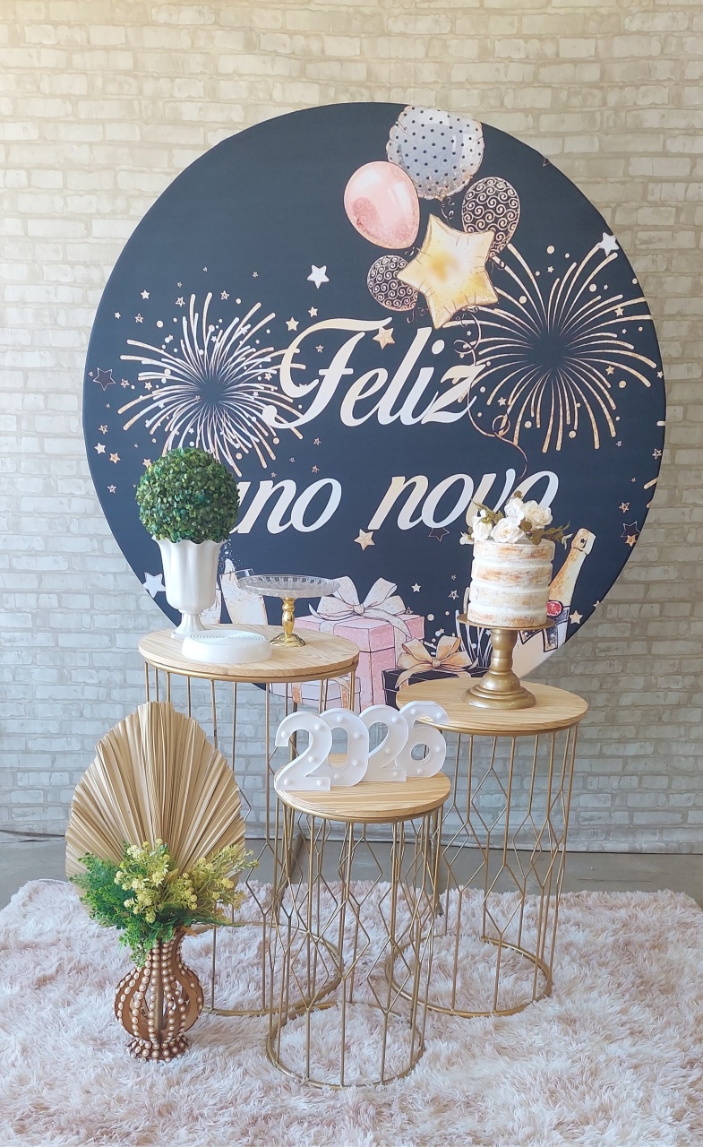Ano Novo Com Mesas de Ferro - maedecorapegueemonte