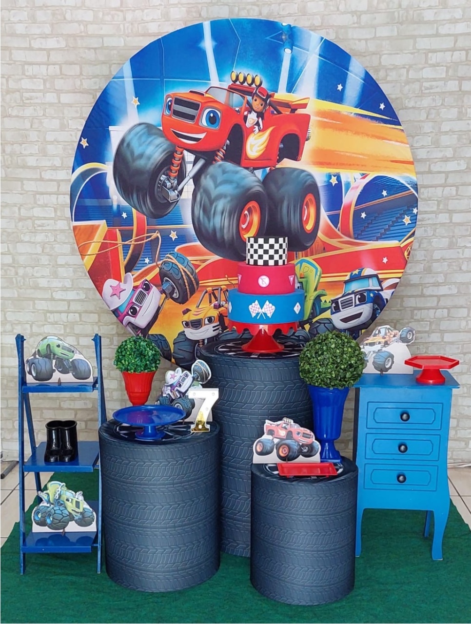 Blaze Monster Machine M - maedecorapegueemonte
