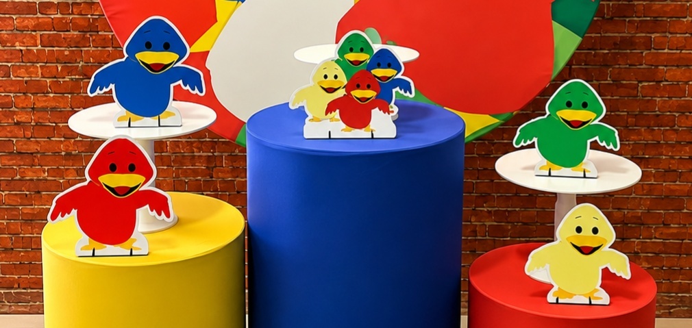 Display de Mesa Mdf Patinho Colorido - MN Decorações 