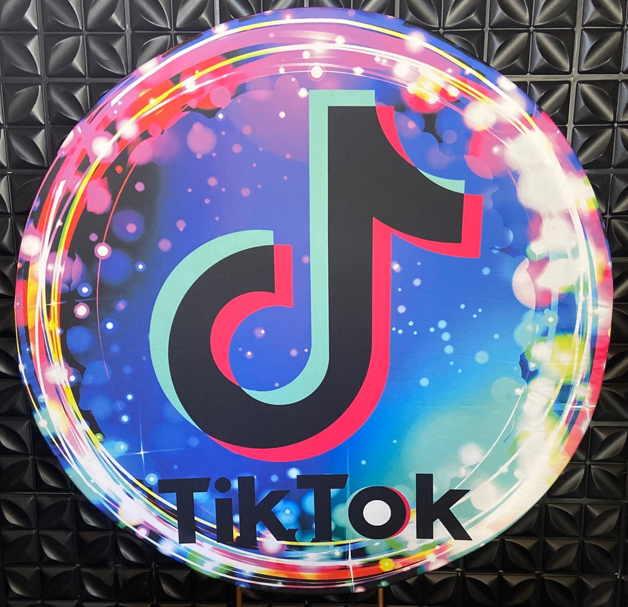 Painel Tik Tok - MN Decorações 