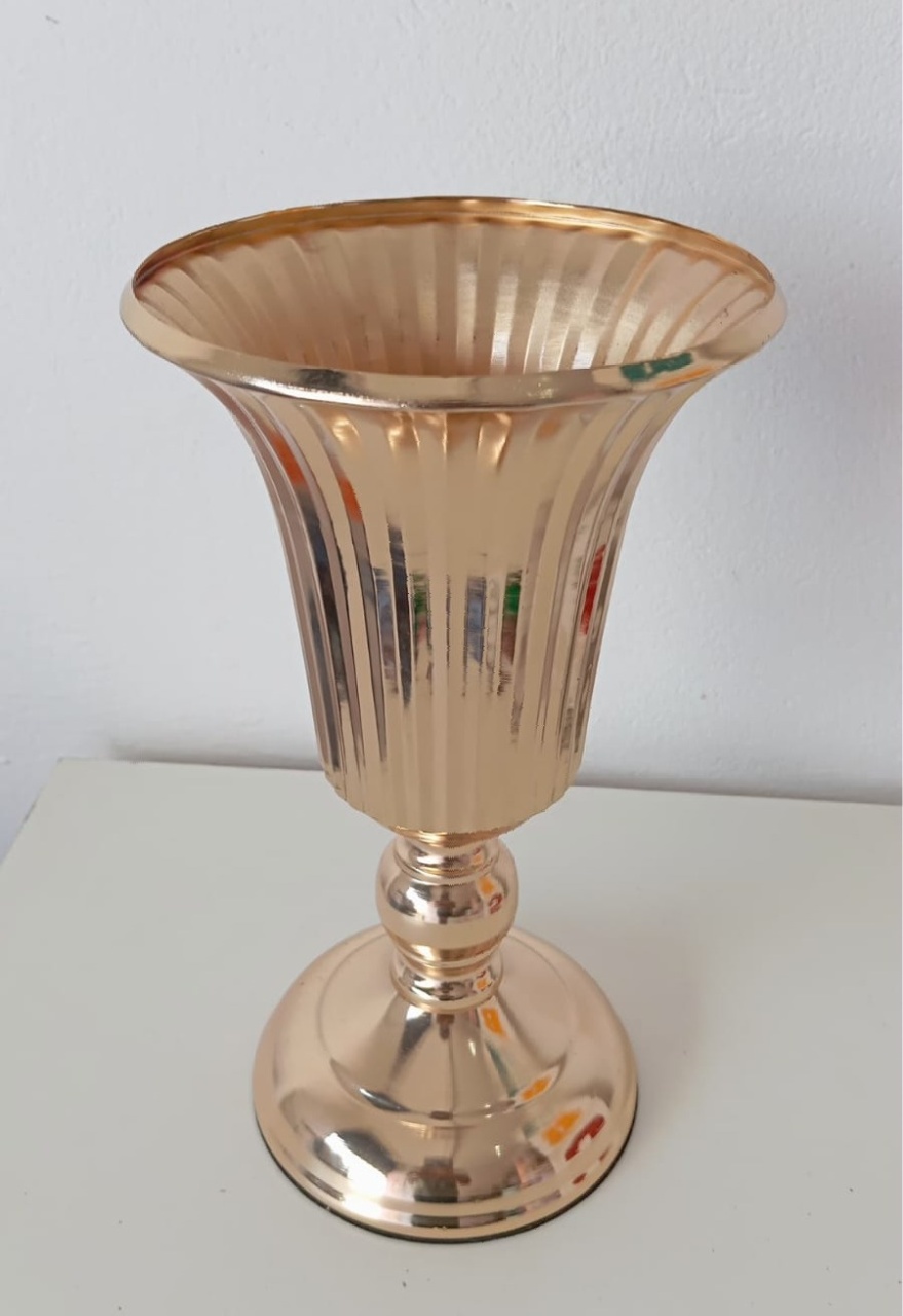 Jarro de Ferro Dourado M - Cantinho da Lene , pegue e monte sua festa!