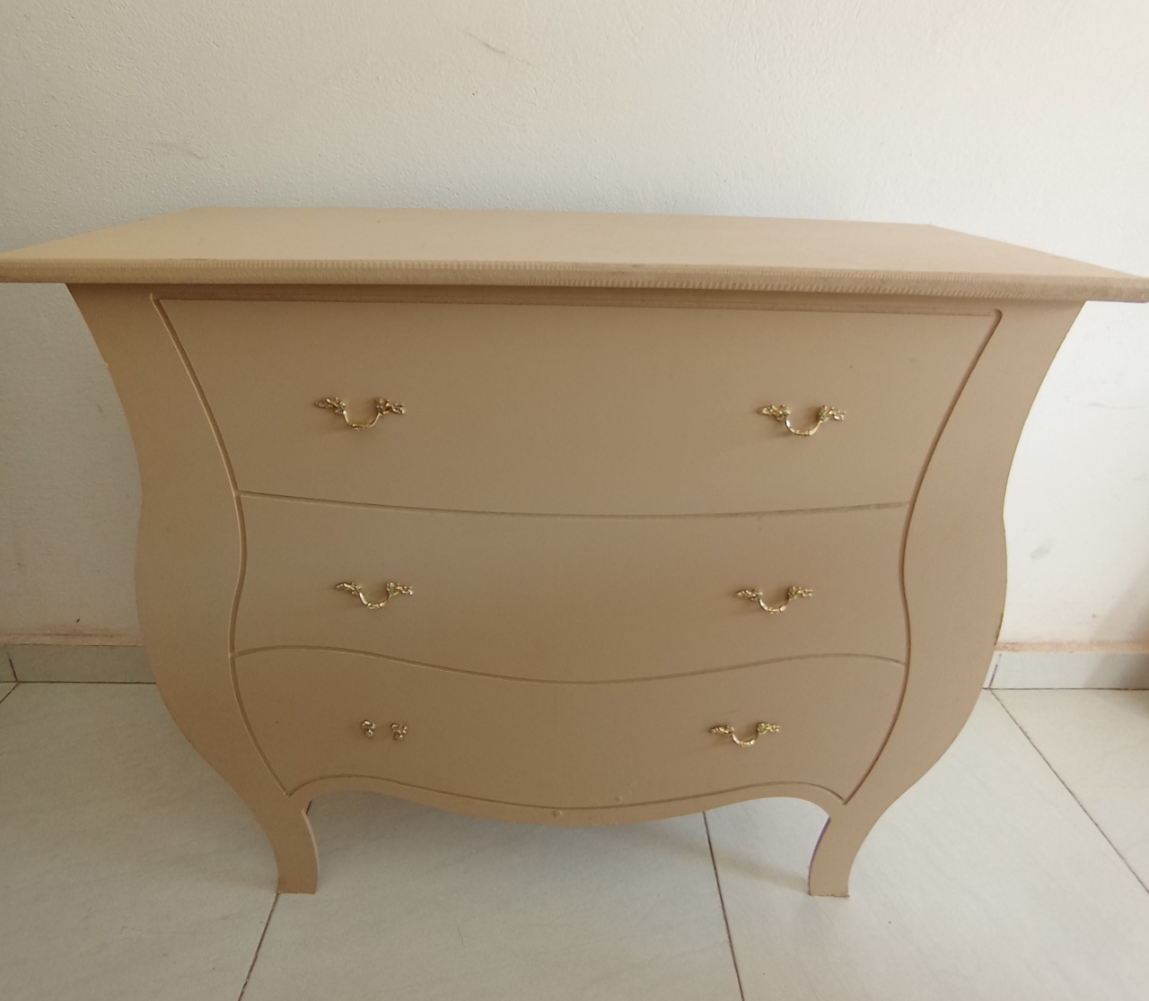 Cômoda 3 Gavetas Bege  - Cantinho da Lene , pegue e monte sua festa!