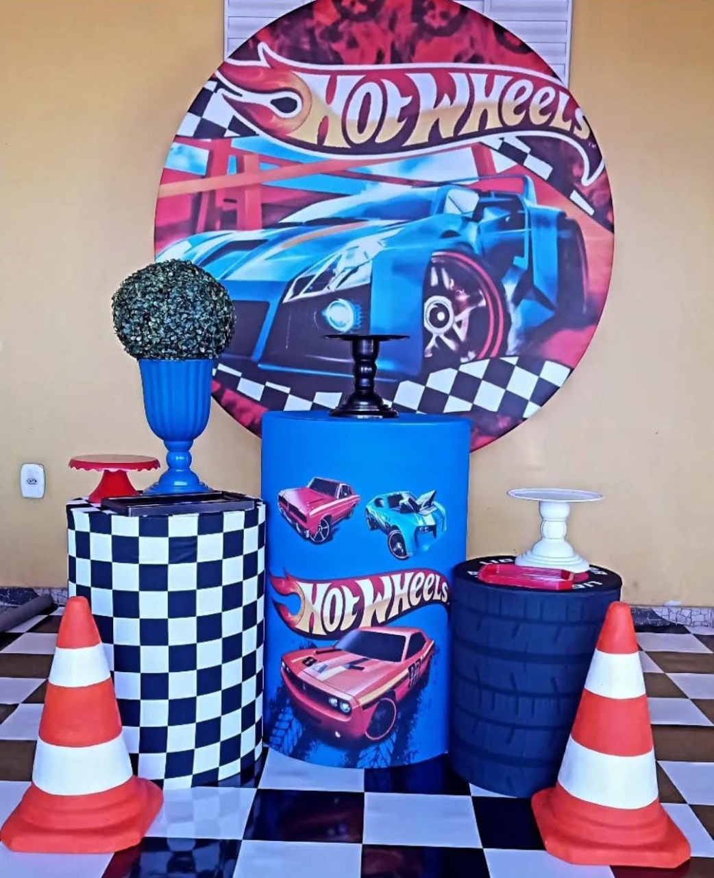 154-Kit Bronze Hotweels  - Cantinho da Lene , pegue e monte sua festa!