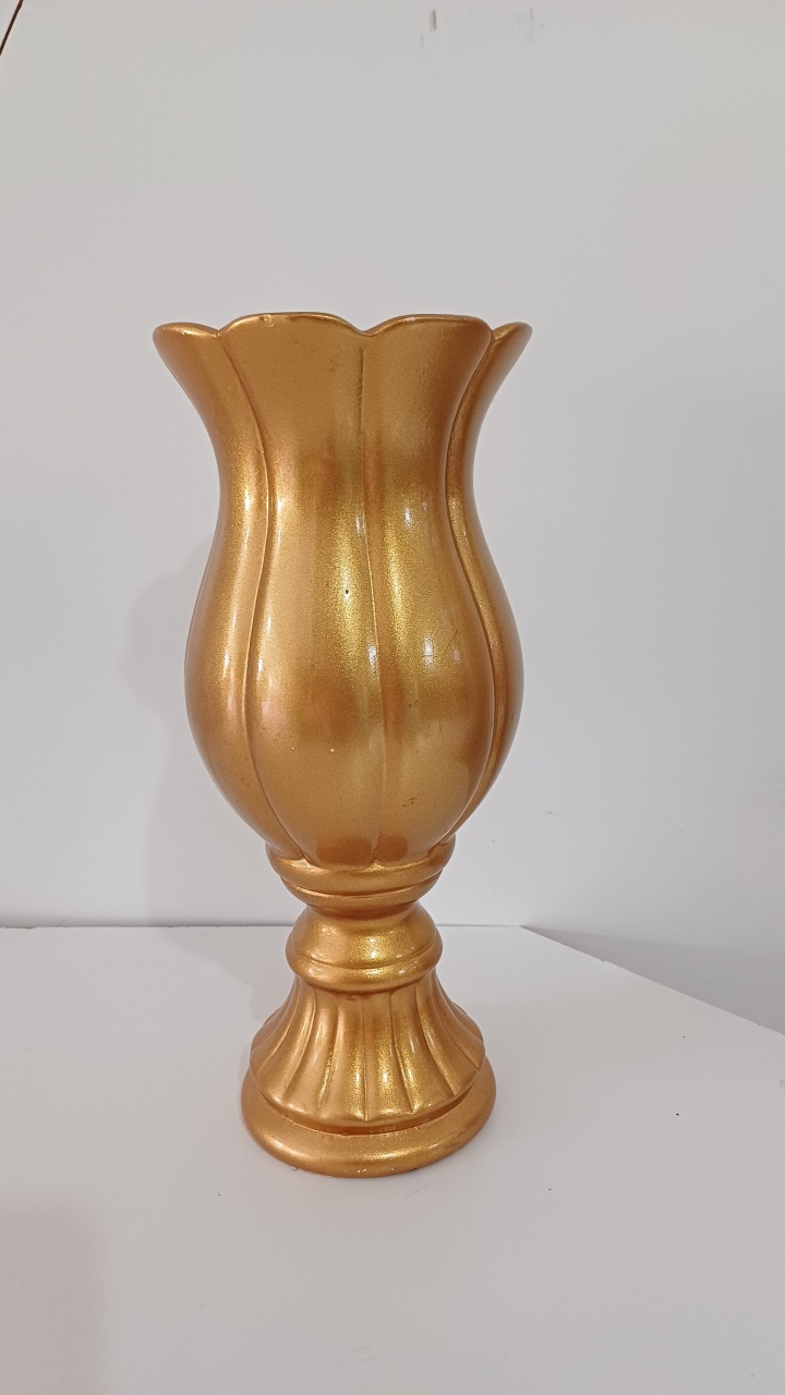Vaso Longo Dourado  - Mariah locação