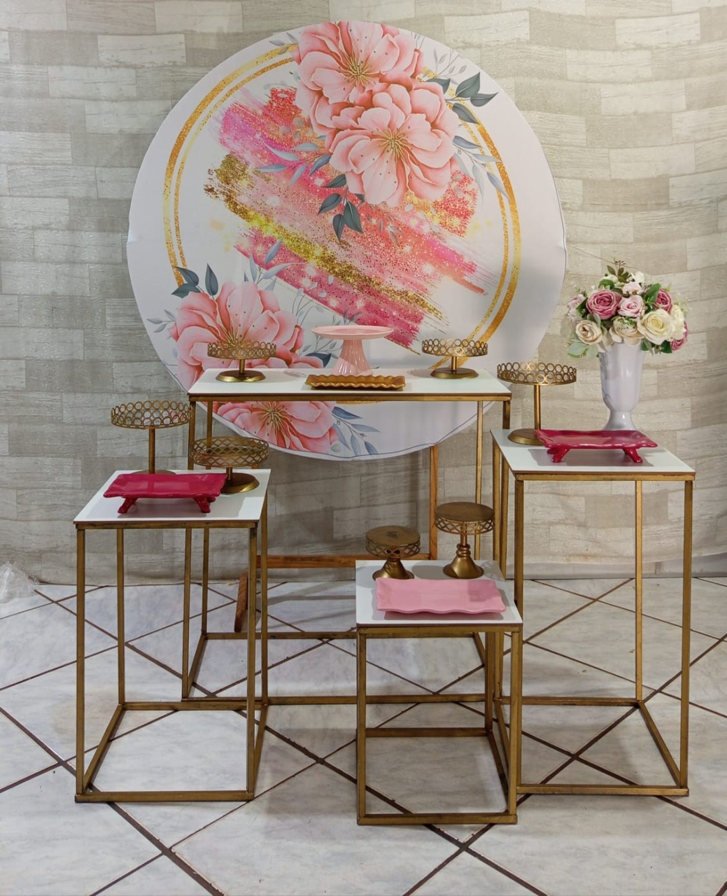 Kit Floral Com Mesas  - Mariah locação