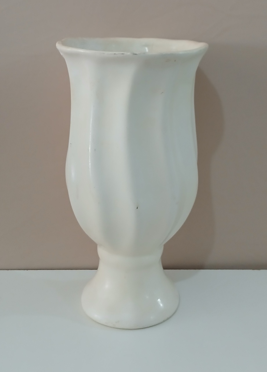 Vaso Torcido Branco - Mariah locação