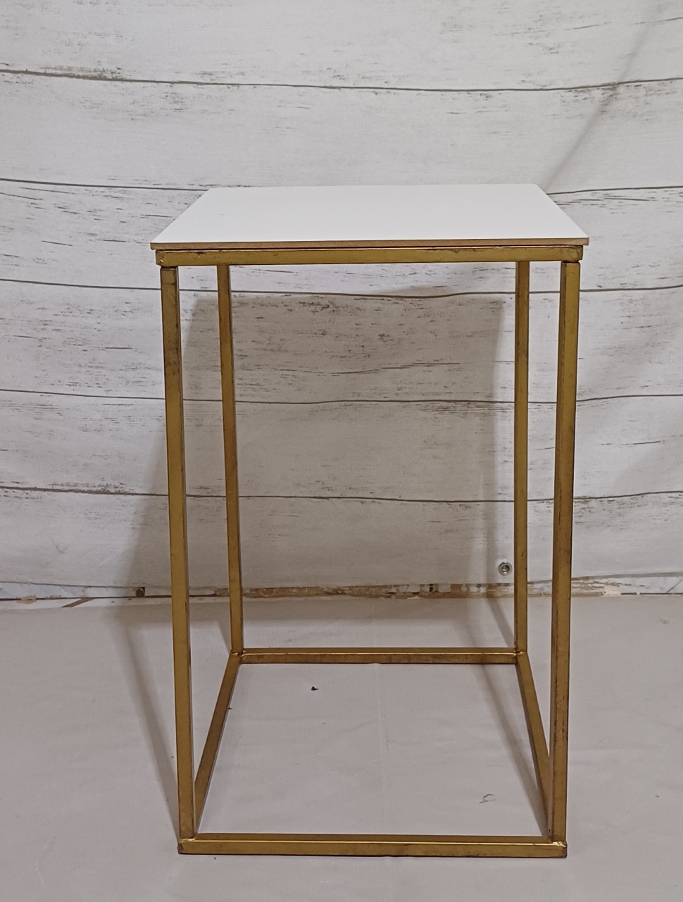 Mesa de Ferro Tampo Branco M  - Mariah locação