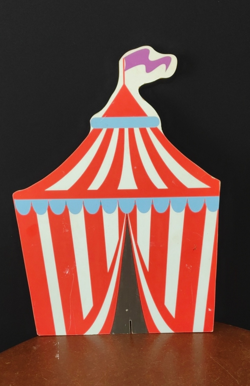 Display de Chão Circo - Mariah locação