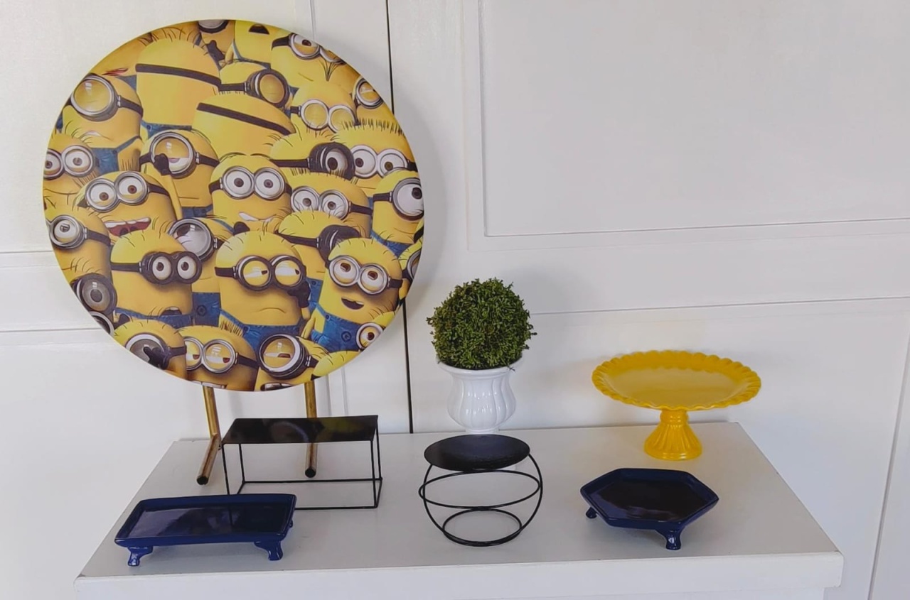 Mini Kit P/ Mesa Minions - Mariah locação