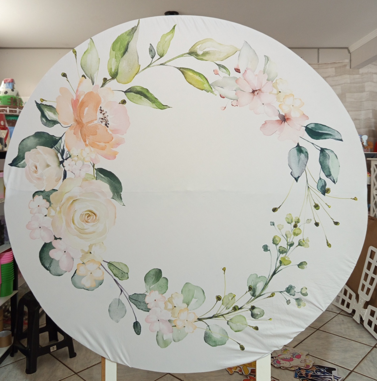 Tecido de Painel Redondo Floral - Mariah locação