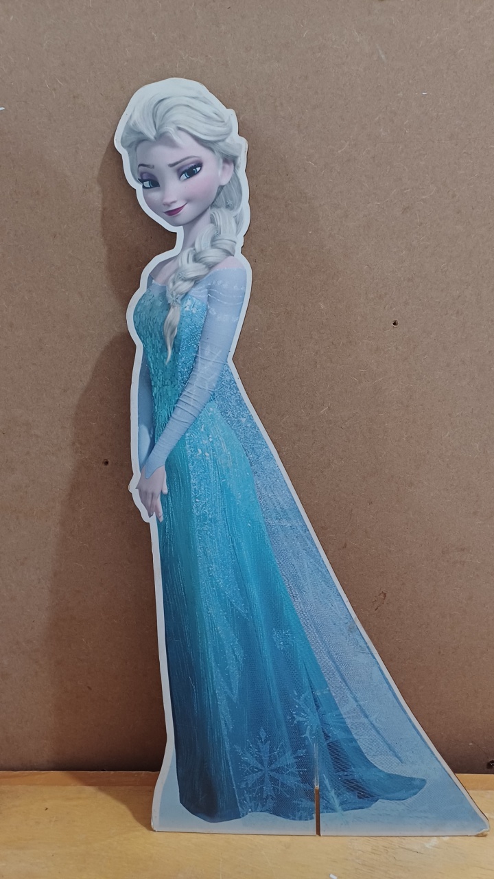 Display de Mesa Elsa   - Mariah locação