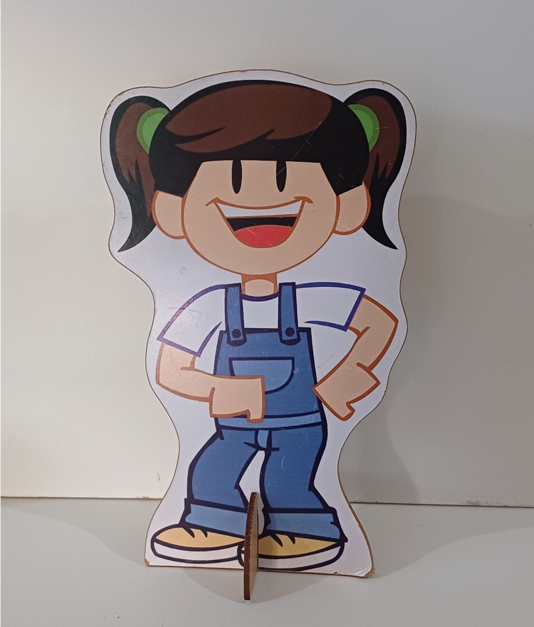 Display de Mesa Simples Mariana Galinha Pintadinha - Mariah locação