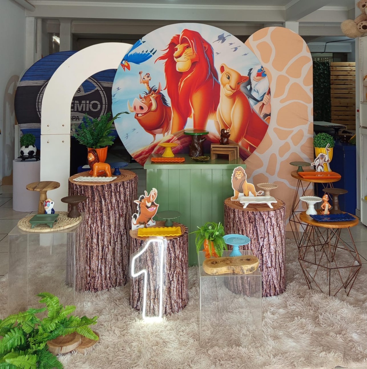 Kit Rei Leão 2  - Mariah locação