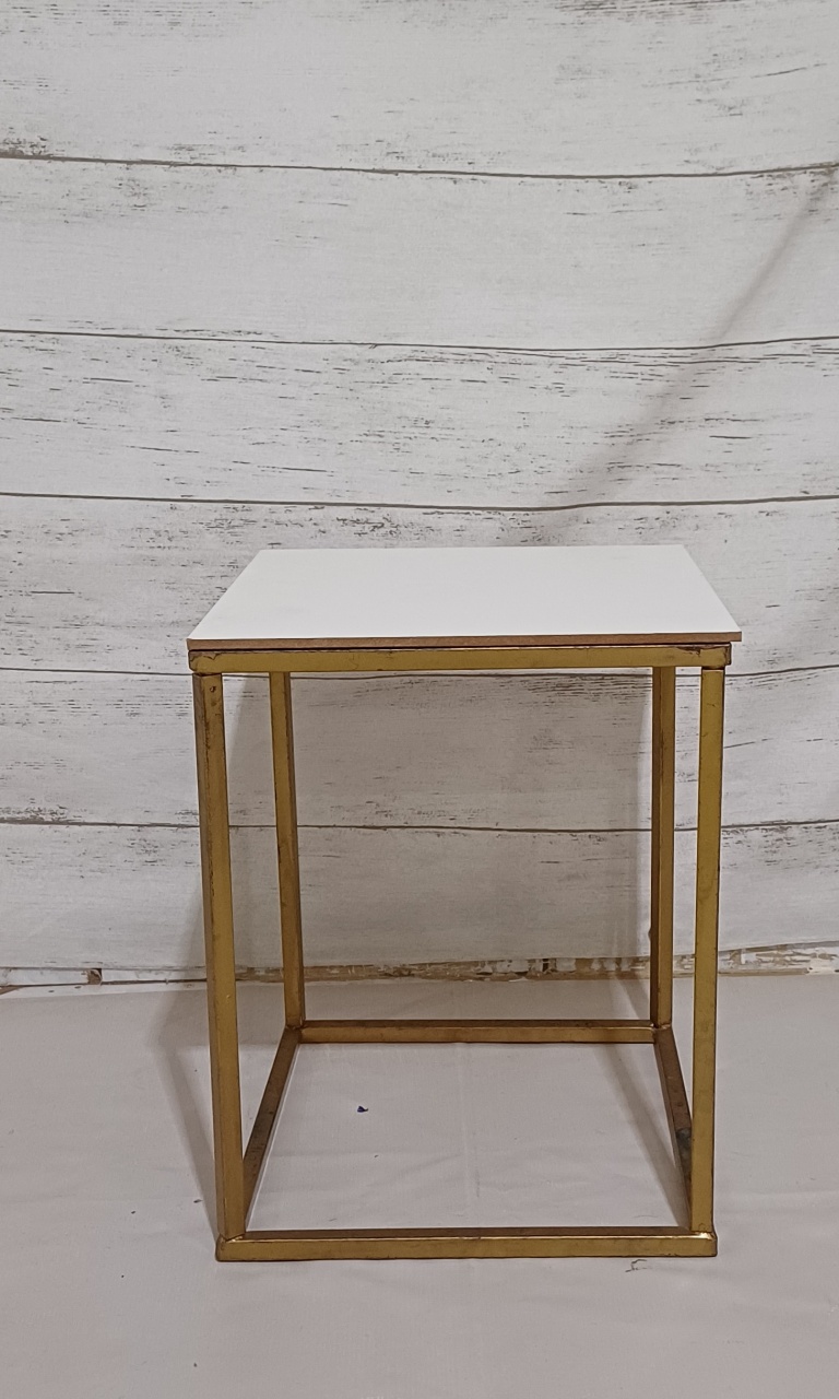 Mesa de Ferro Tampo Branco P - Mariah locação