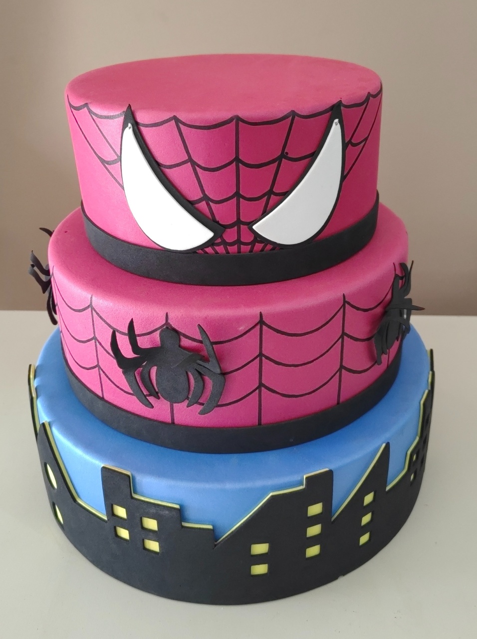 Bolo Homem Aranha  - Mariah locação