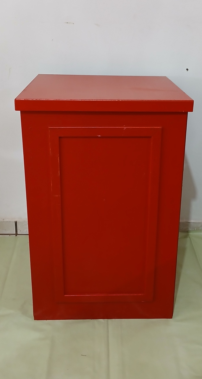 Mesa Bonserie Vermelha M - Mariah locação