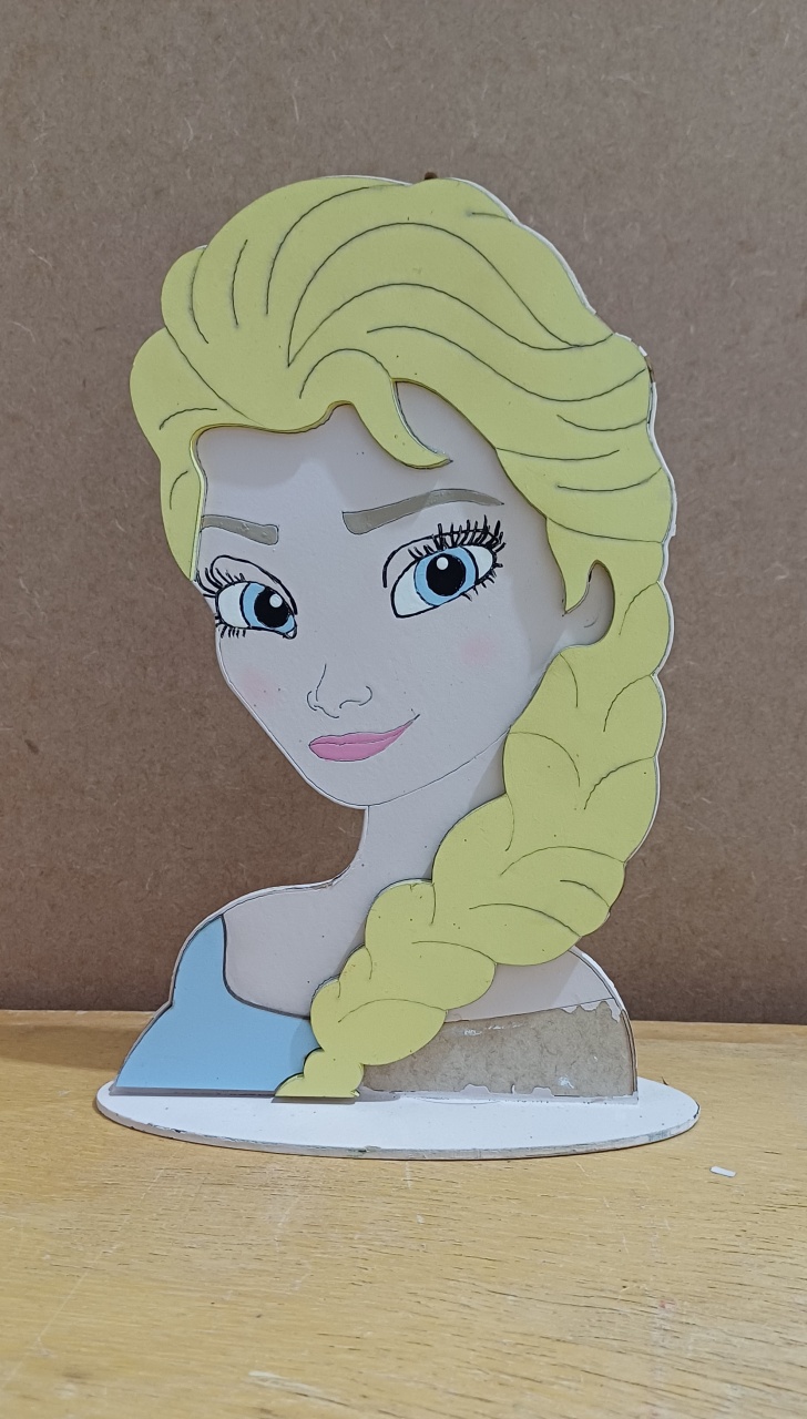 Display de Mesa Elsa 3D  - Mariah locação