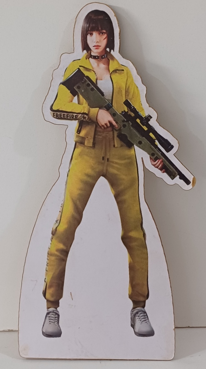 Display de Mesa Kelly Free Fire - Mariah locação