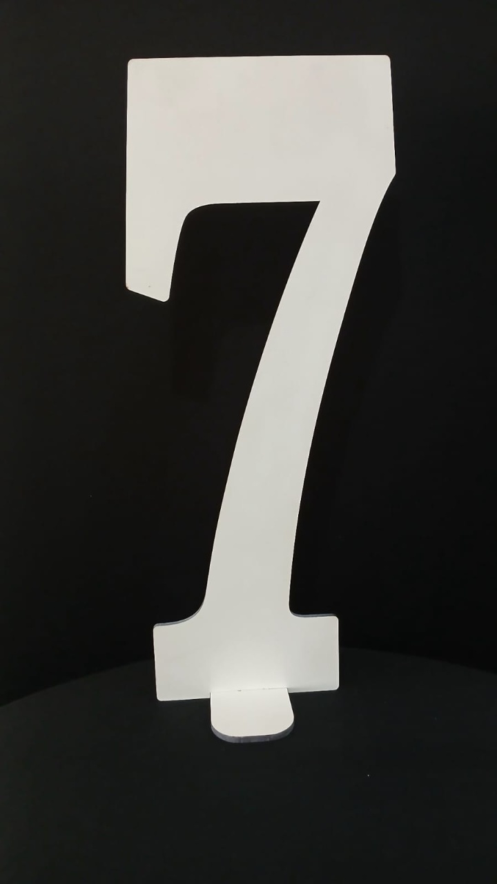 Número 7 Mdf        - Mariah locação