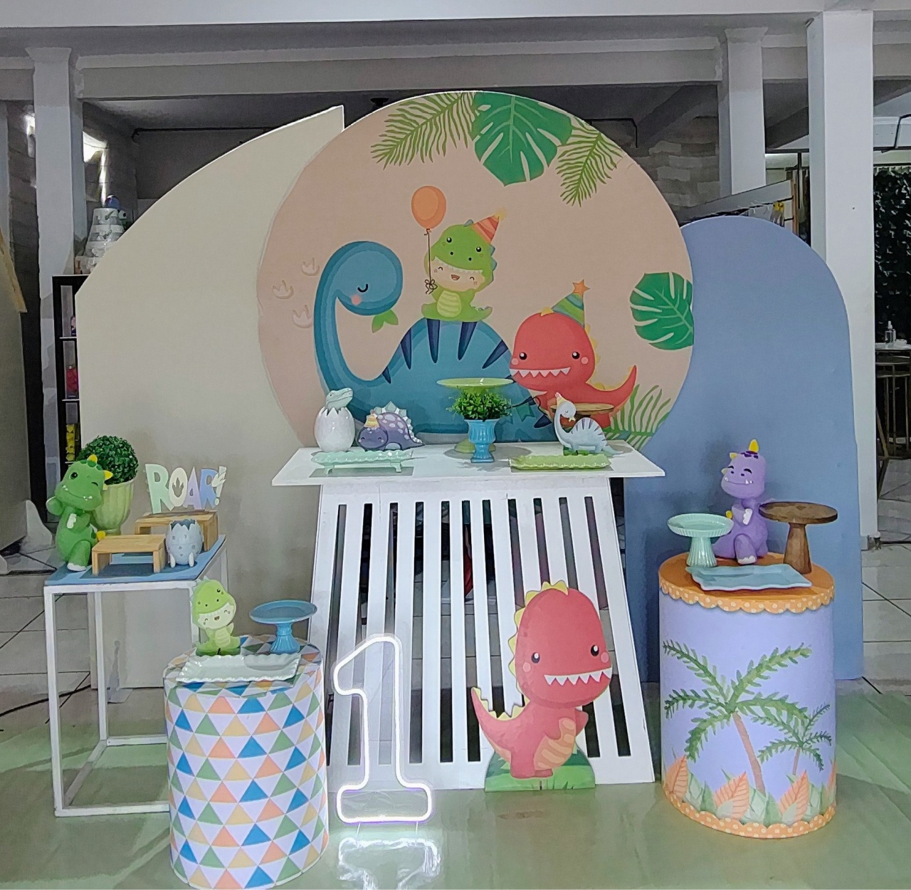 Dino Baby Painel Redondo  - Mariah locação
