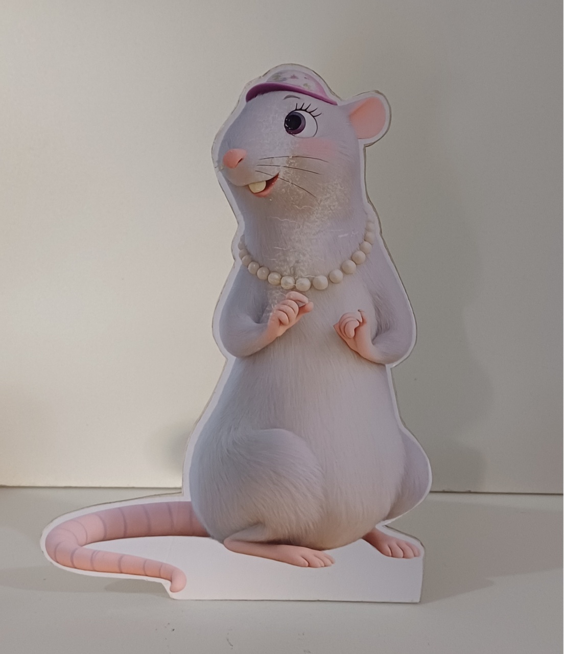 Display de Mesa Simples Dona Mona Ze Coleta - Mariah locação
