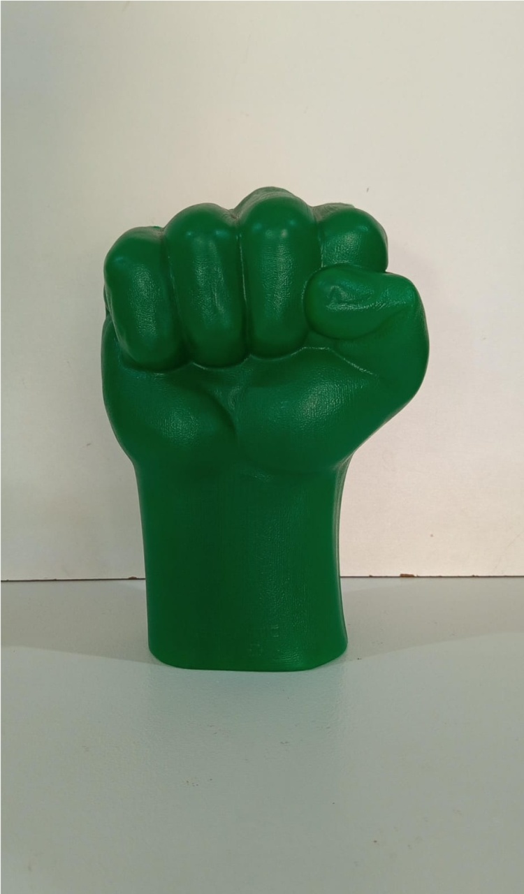 Mão Do Hulk/ Plástico  - Mariah locação