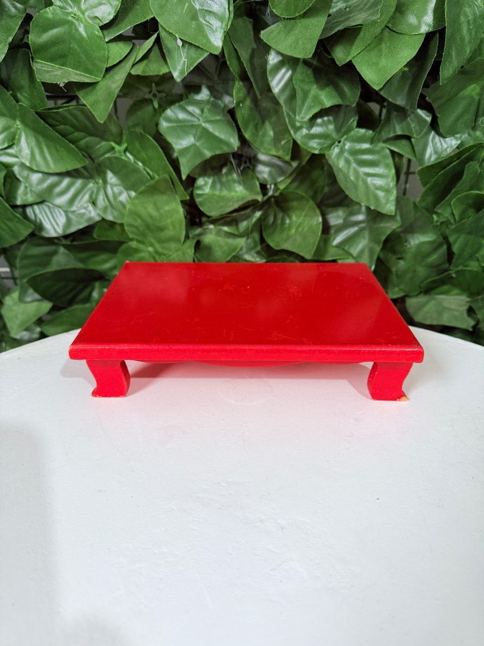 Suporte Pé Colonial Vermelho  - Renata Cavalcante Herreira Guerreiro