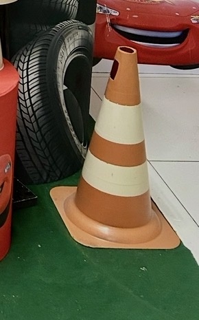 Cone de Sinalizacao - Camila Caroline Magalhães Vieira