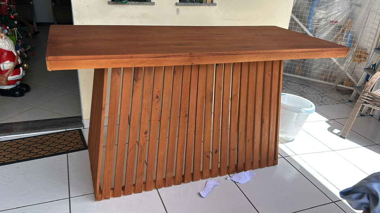 Mesa Ripada de Pinus - Camila Caroline Magalhães Vieira