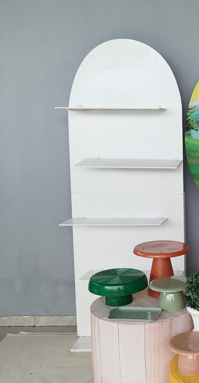 Painel Prateleira Branco - Camila Caroline Magalhães Vieira