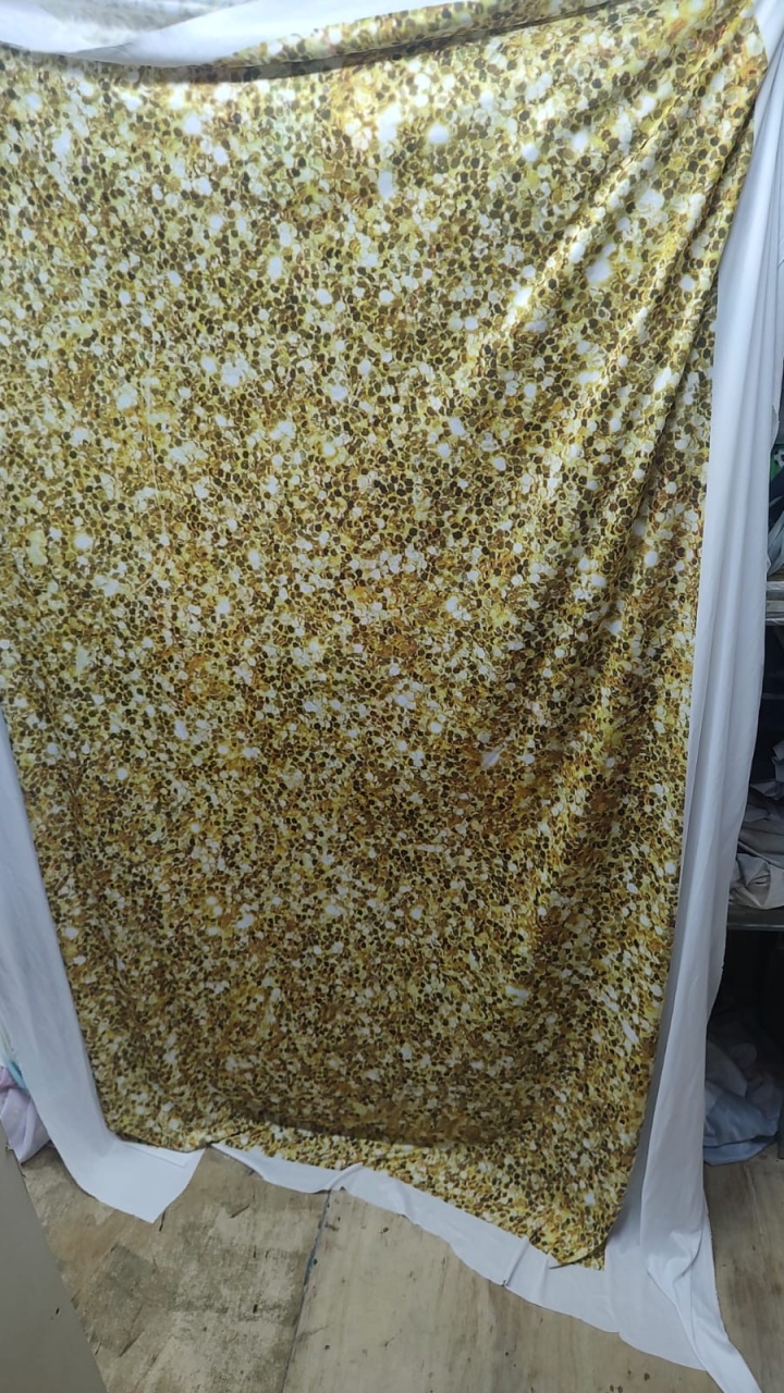 Painel Lateral Glitter Dourado 2X1M - Camila Caroline Magalhães Vieira