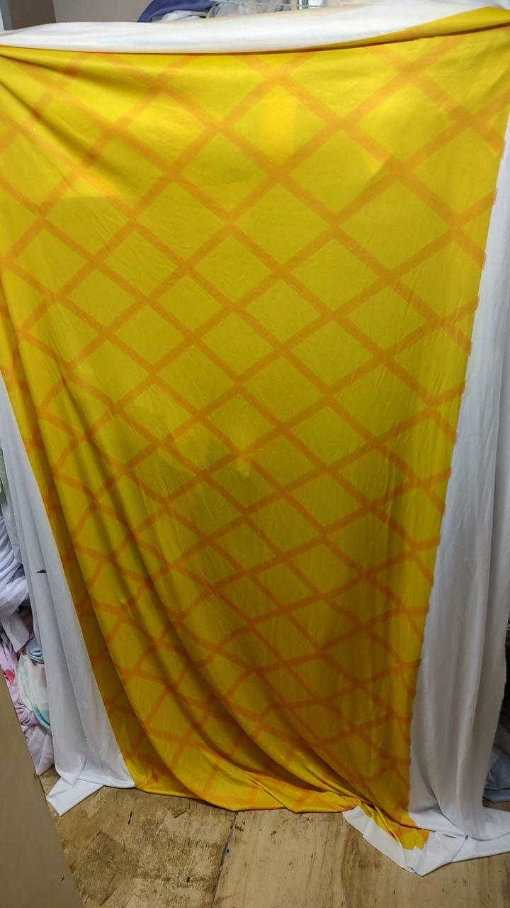 Painel Lateral Amarelo X Laranja 2X1M - Camila Caroline Magalhães Vieira