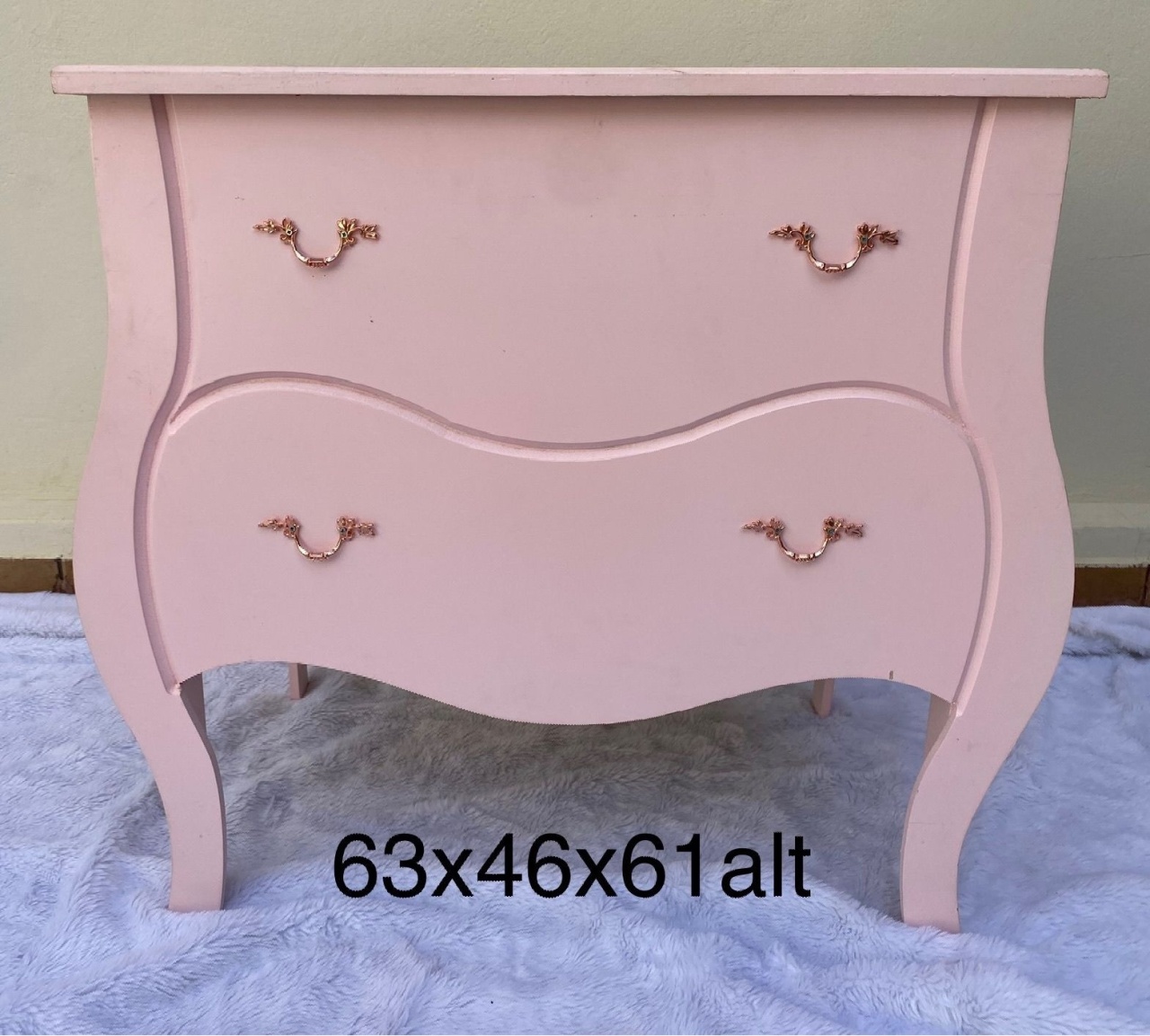 Comoda Bouserie Rosa - Camila Caroline Magalhães Vieira
