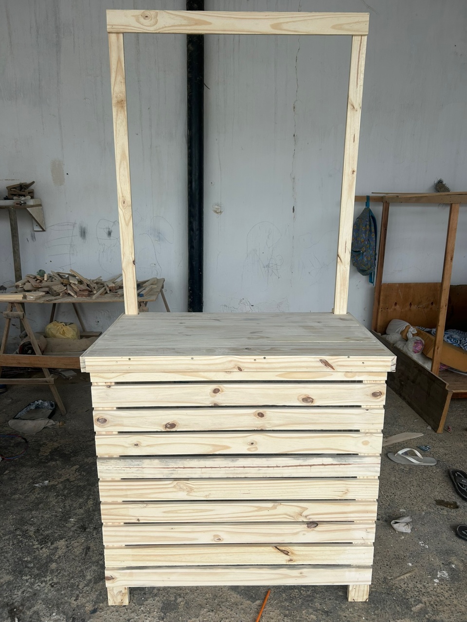 Mesa Barraca Painel Pinus - Camila Caroline Magalhães Vieira