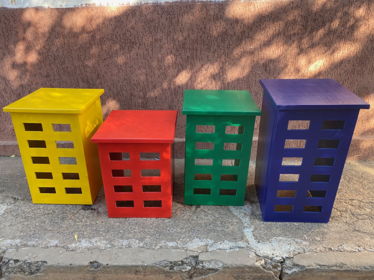 Mesa Prédio Amarelo  - Camila Caroline Magalhães Vieira