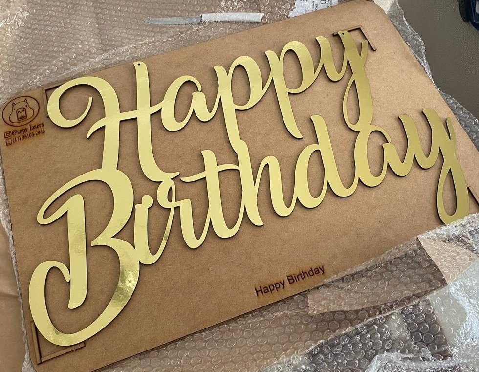 Happy Birthday Dourado - Camila Caroline Magalhães Vieira