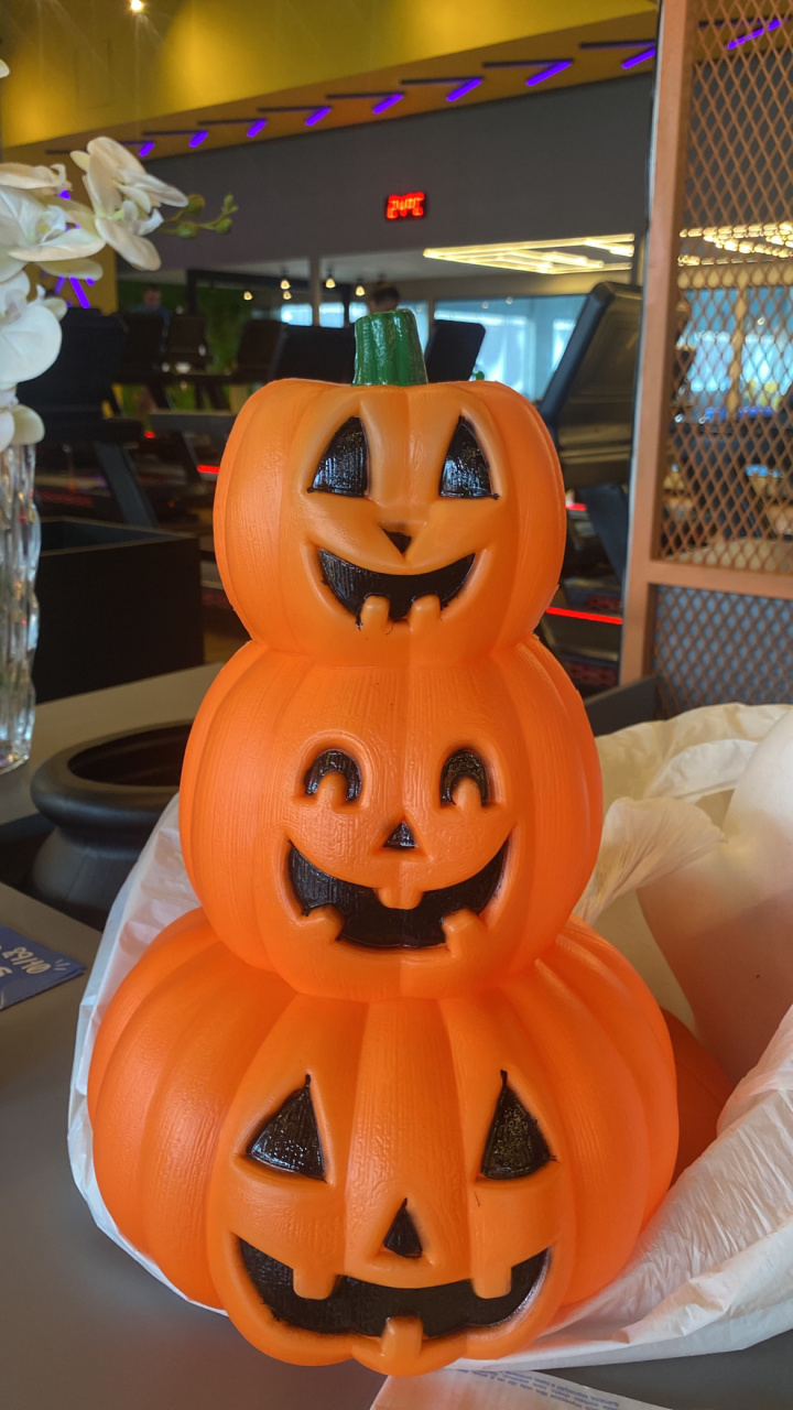 Abóboras Empilhadas Halloween  - Camila Caroline Magalhães Vieira
