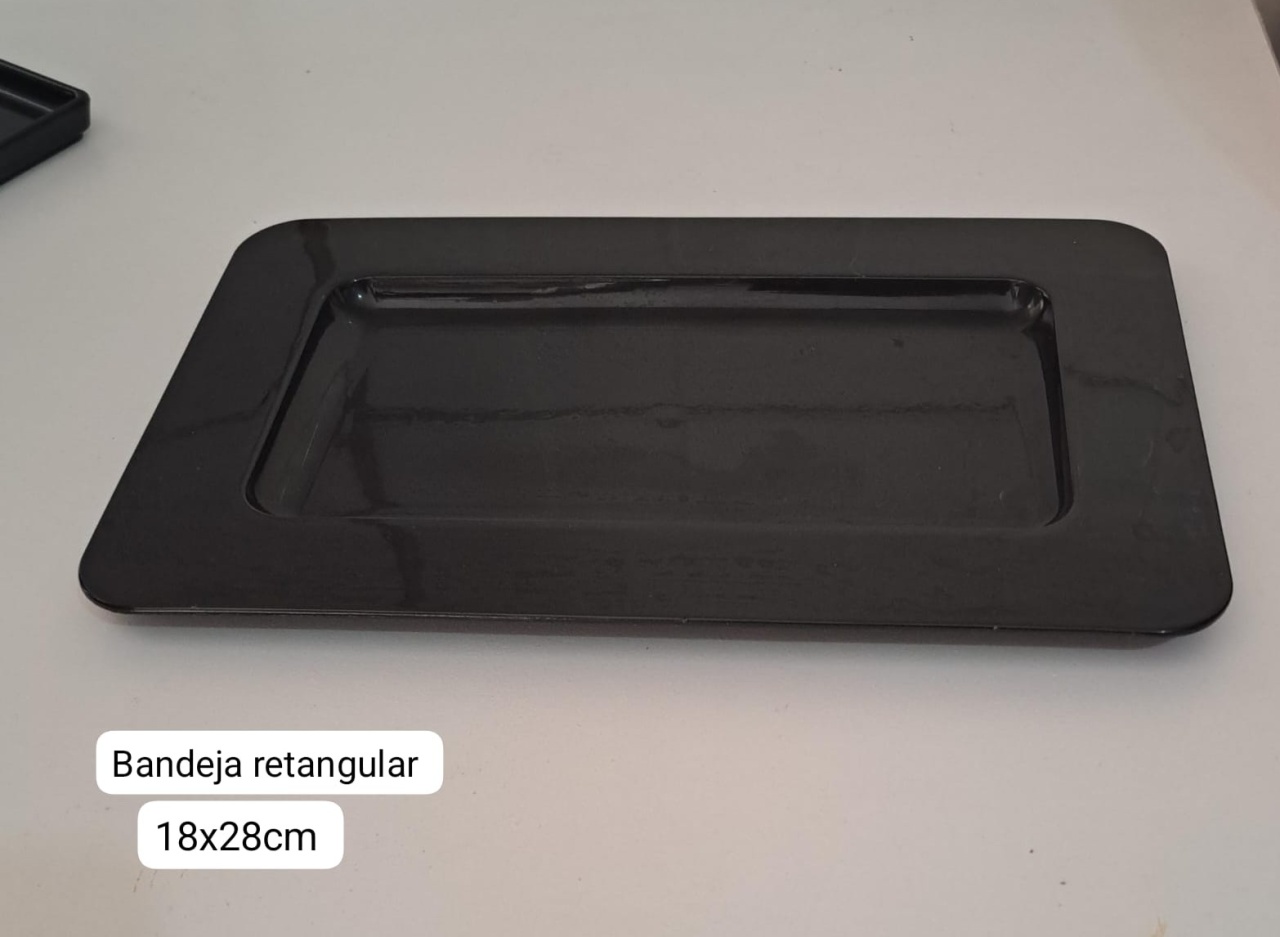 Bandeja Retangular Preta de 28X18Cm - MV festa