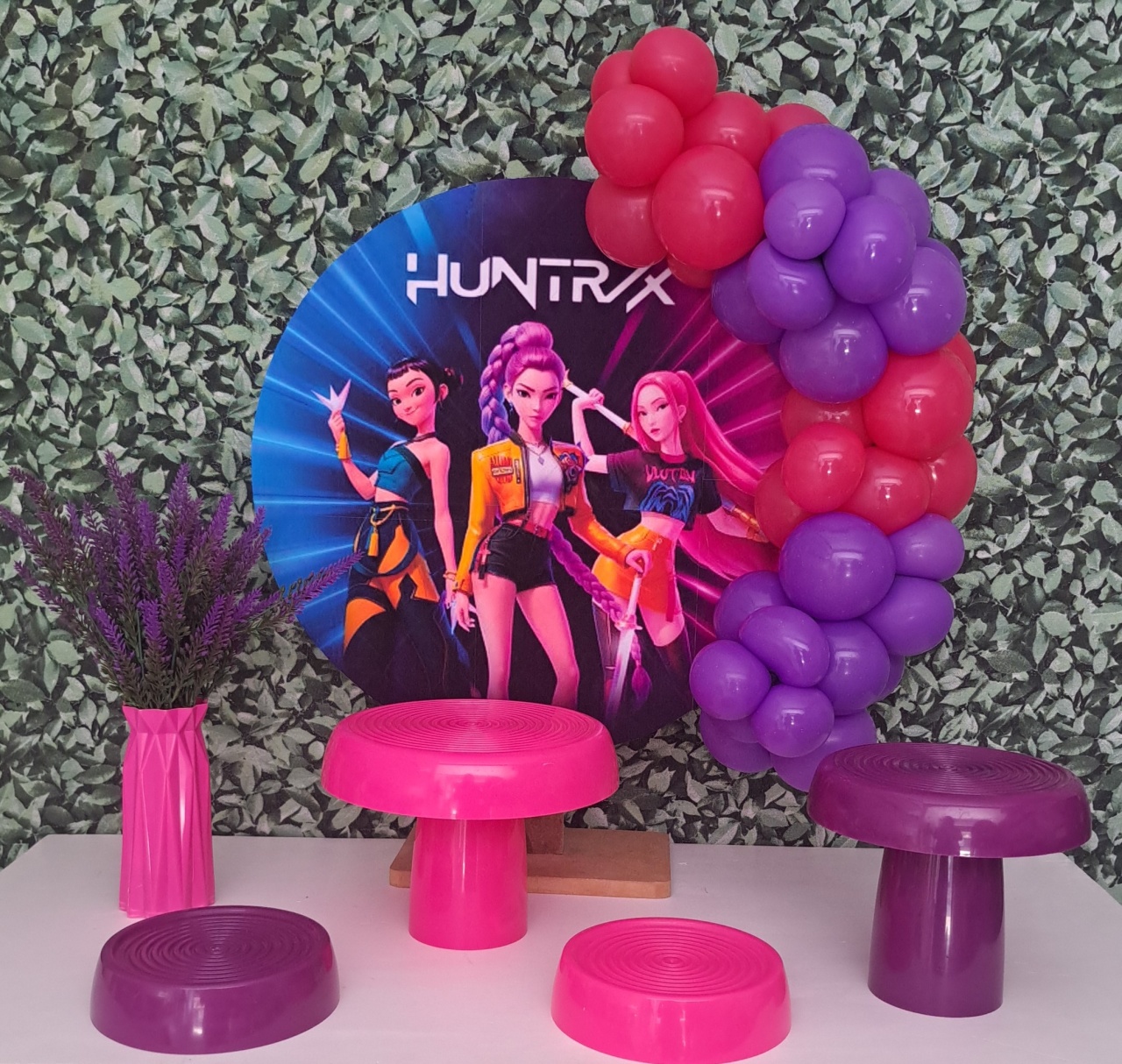 Kit Mesa: Guerreiras Do K Pop - MV festa