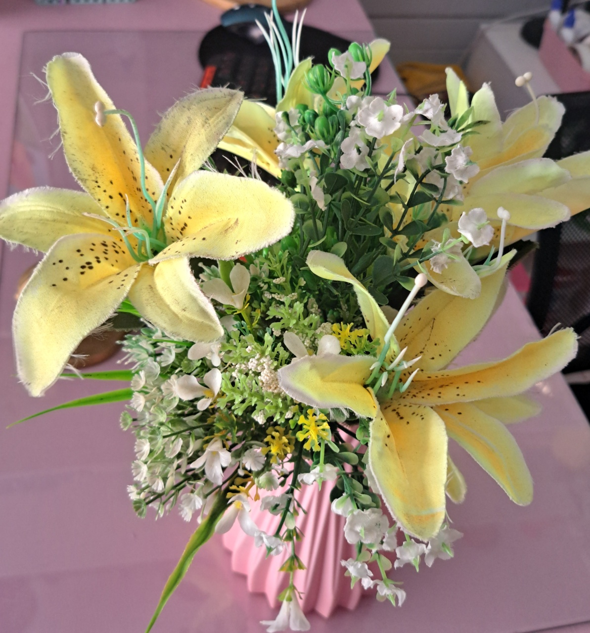 Arranjo Floral Amarelo Com Folhagens - MV festa