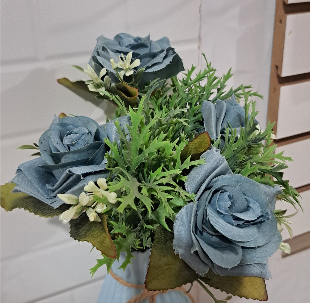 Arranjo Pequeno Azul Com Folhagens - MV festa