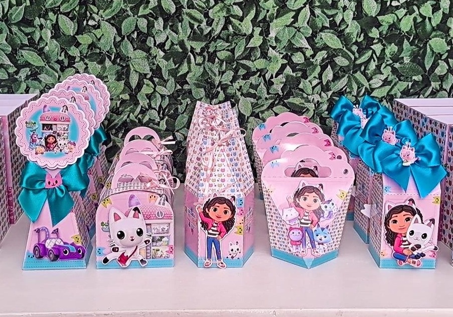 Kit Com 20 Personalizados 3D - MV festa