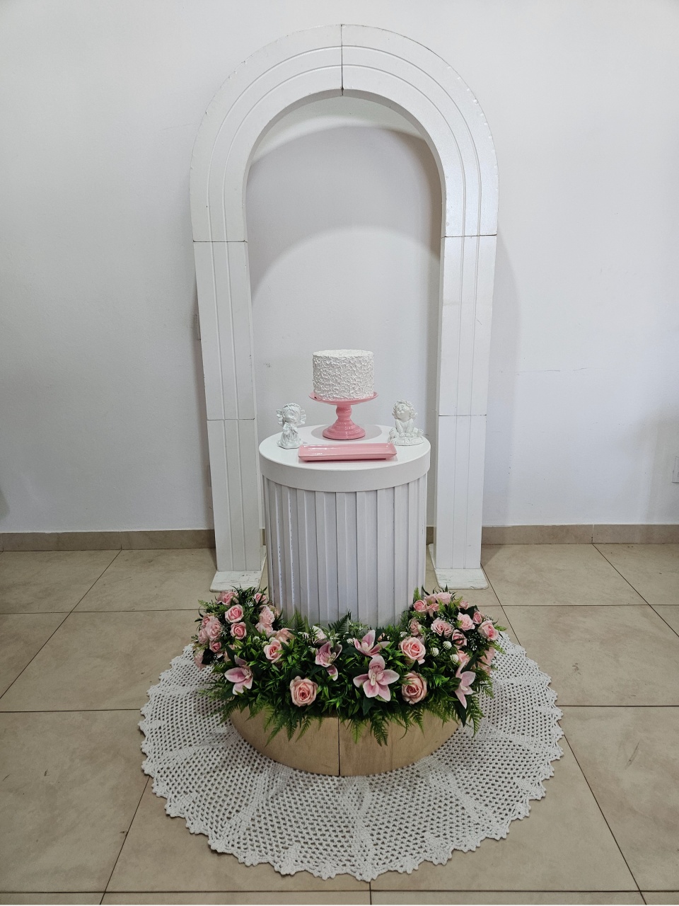 Kit Batizado Branco Com Rosa 1 - DecorFest