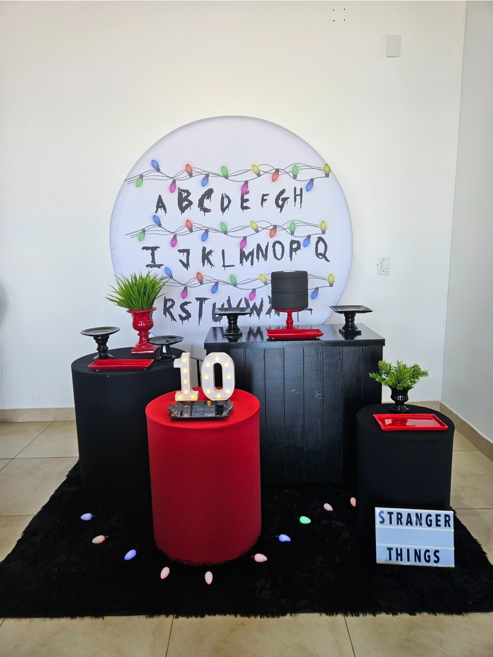 Kit Festa Facil M - Stranger Things - DecorFest